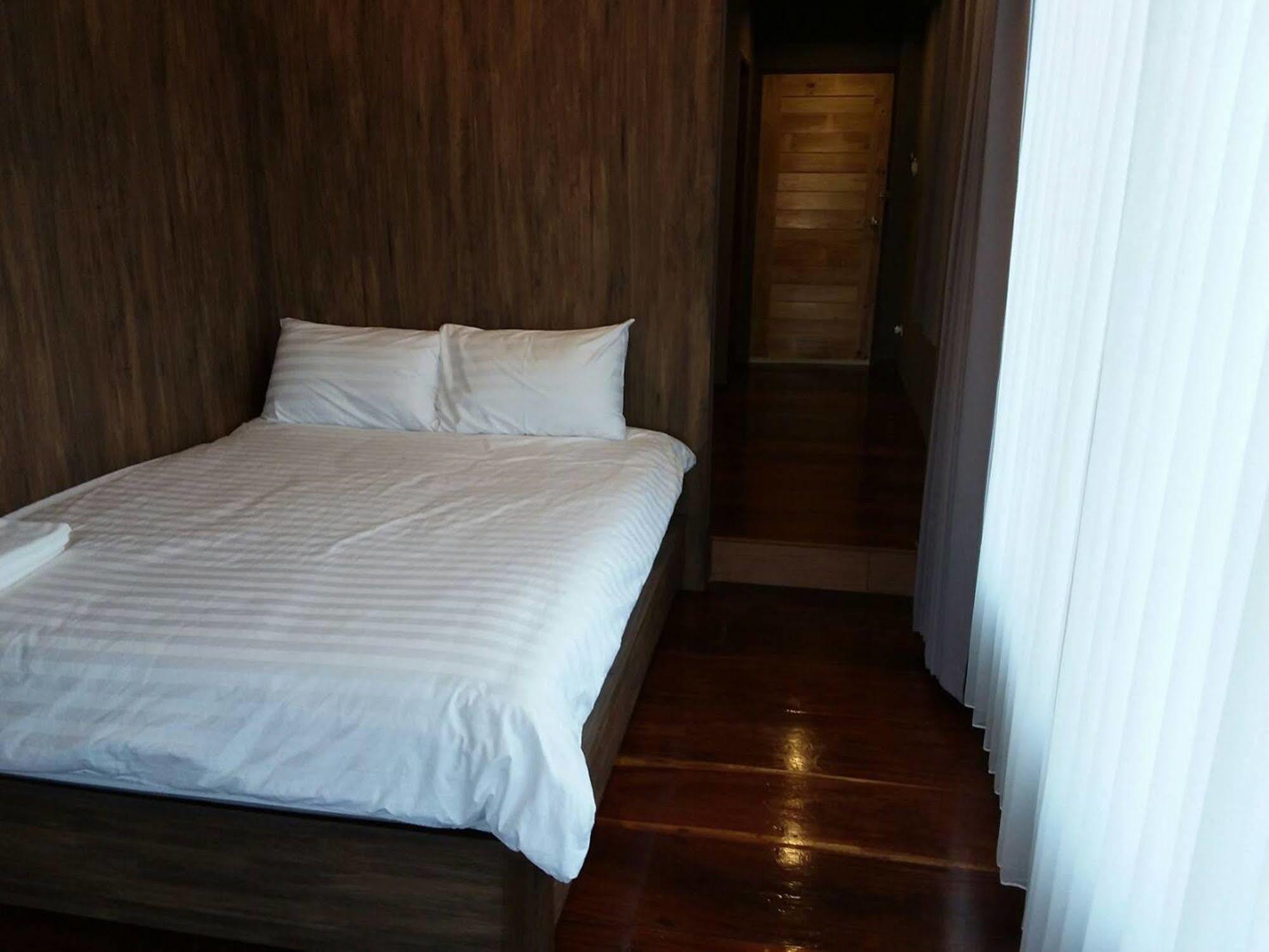 Baan Keang Chon Ayutthaya บ้านเคียงชล อยุธยา Extérieur photo